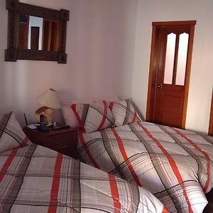 Habitación Estándar con 2 Camas Individuales